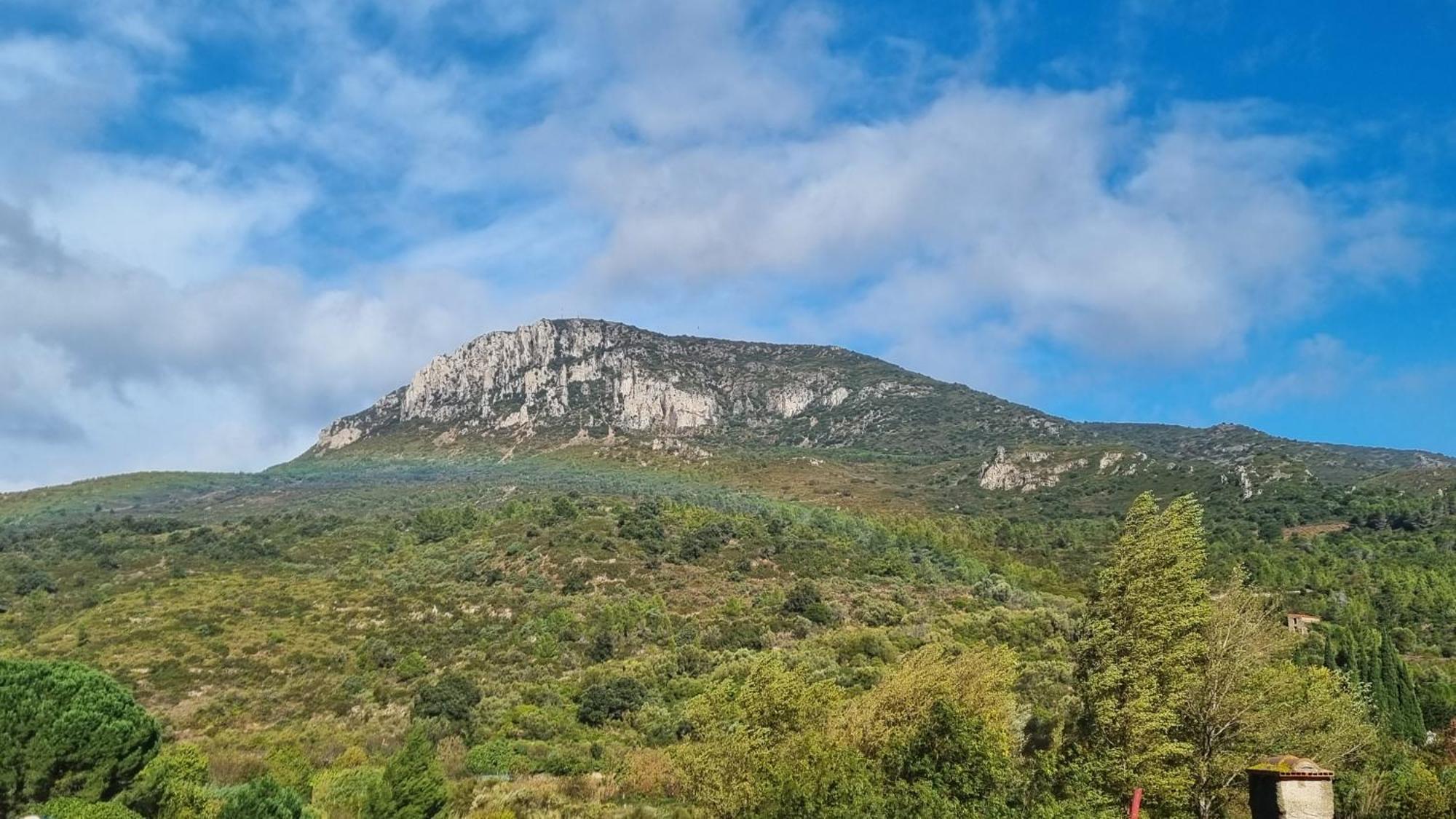 Gite De La Confluence Padern Экстерьер фото